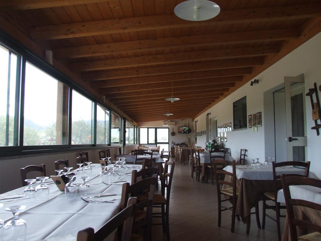 Agriturismo Locoe Oliena Exteriér fotografie